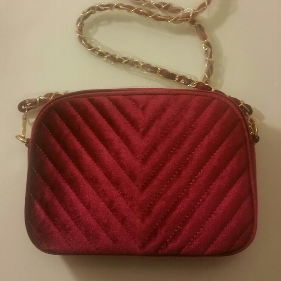 🔴SOLD🔴New velvet burgundy red crossbody purse - Picture 2 of 5